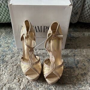 Dream Pairs Gold Lace Swan Heels